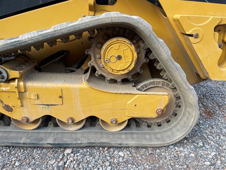 2017-caterpillar-259d-image-54