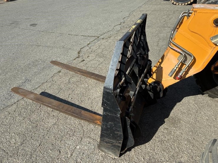 2015-jcb-525-image-8