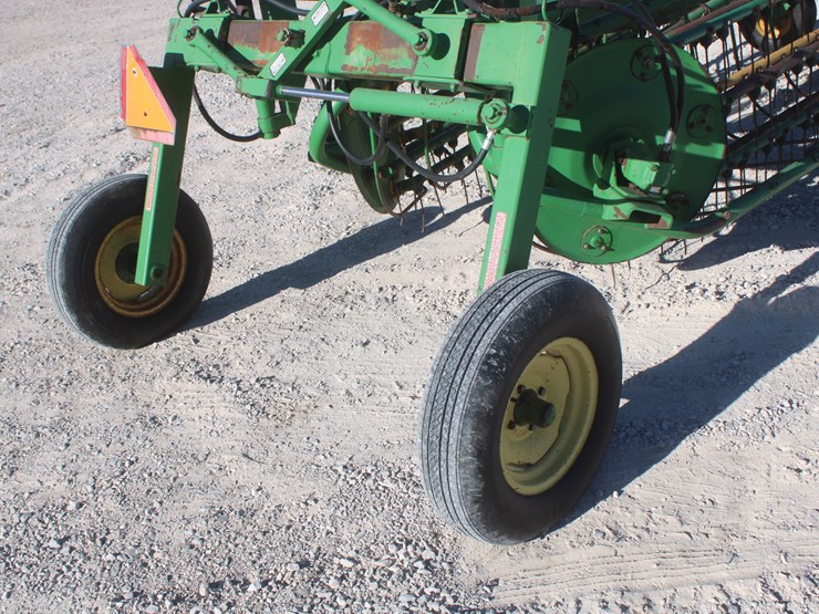 john-deere-700-image-21