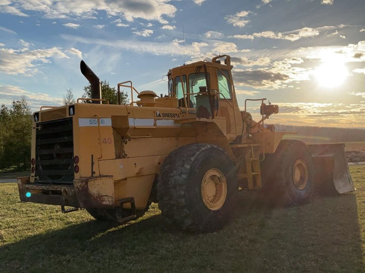 #300-•-2004-dressta-555b-wheel-loader-image-5