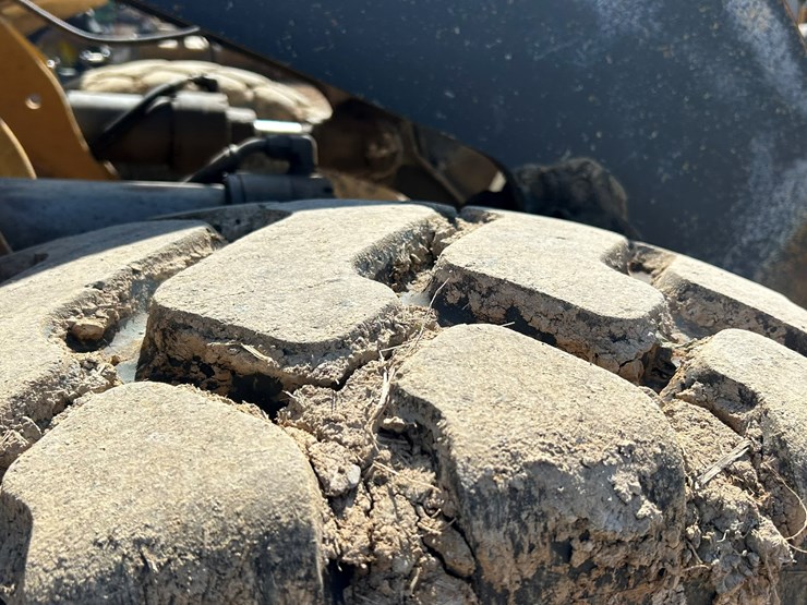 2010-deere-544k-image-83