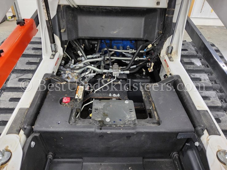 2023-bobcat-t740-image-17