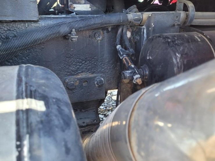 1993-peterbilt-377-image-16