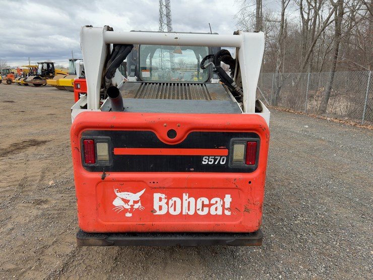 2019-bobcat-s570-image-4