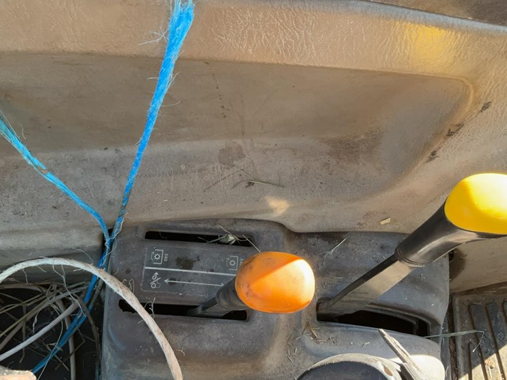 2004-john-deere-5420-image-23