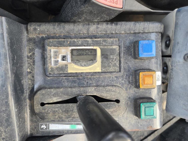 2020-deere-26g-image-45