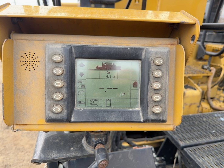 2010-caterpillar-ap-555e-image-33