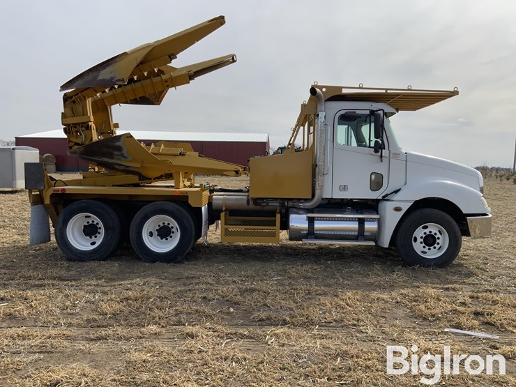 2006-freightliner-columbia-120-image-4