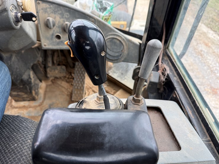 2005-caterpillar-930g-image-69