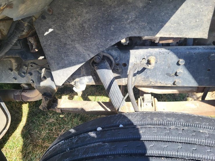 1995-ford-l9000-tandem-axle-day-cab-semi-image-81