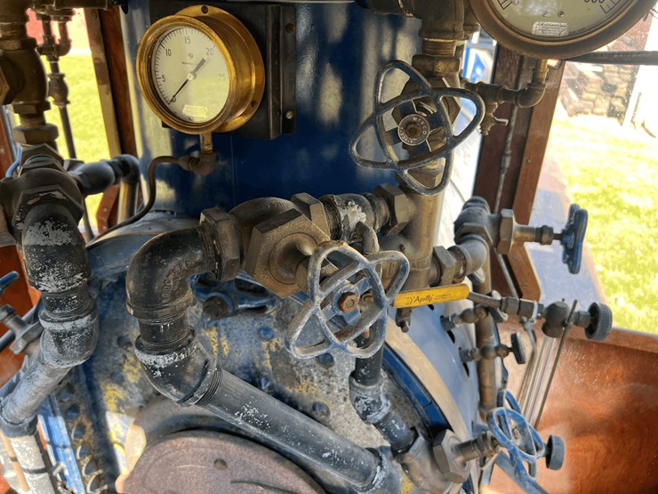 frick-steam-locomotive-with-track-image-127