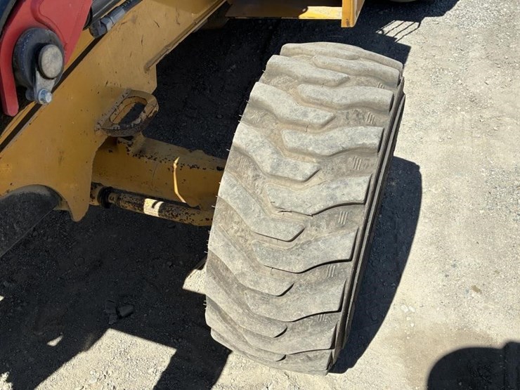 2017-deere-210lep-image-12