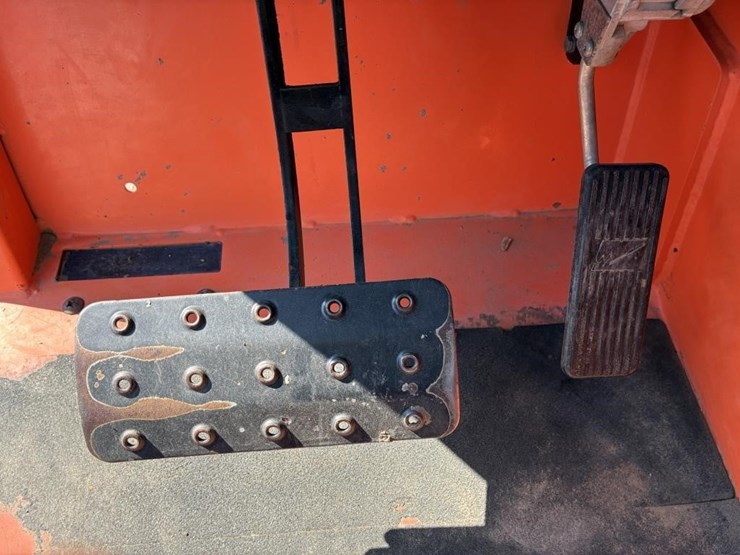 2015-jlg-g5-18a-image-22