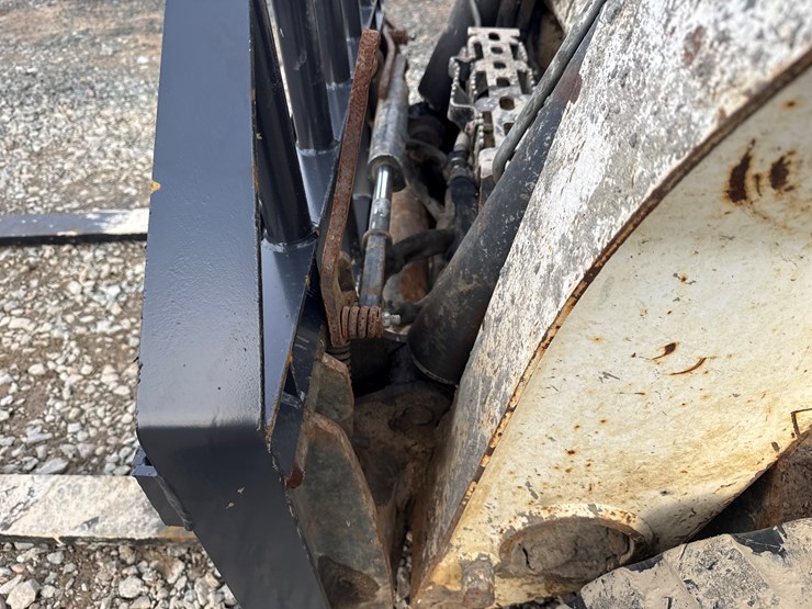 bobcat-t630-image-13