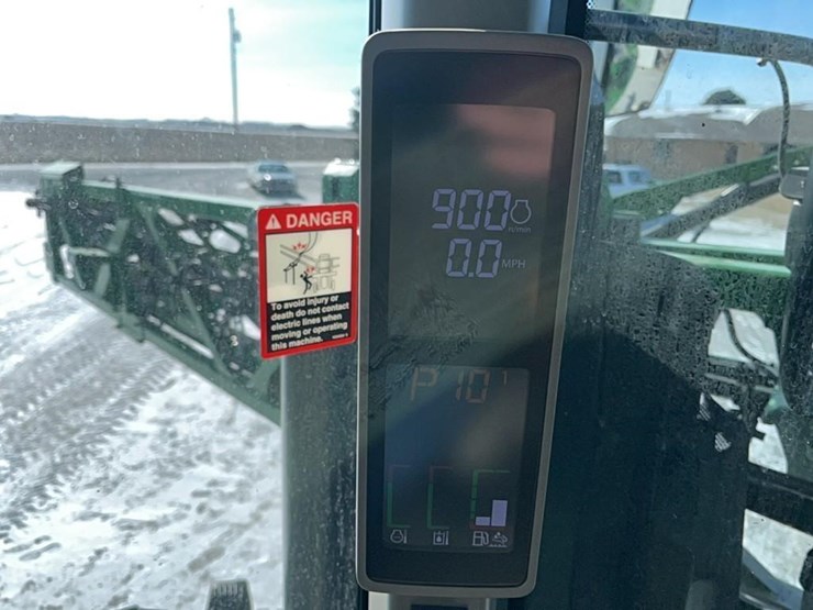 2023-john-deere-410r-image-23