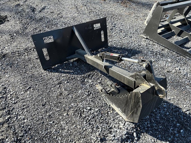 wildcat-skid-steer-backhoe-attachment-image-1