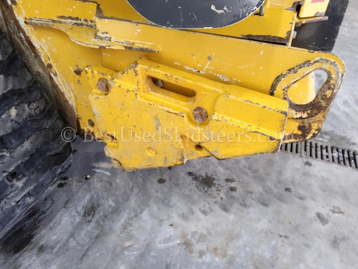 2014-deere-333e-image-22