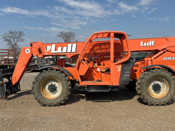 2007-lull-644-image-2