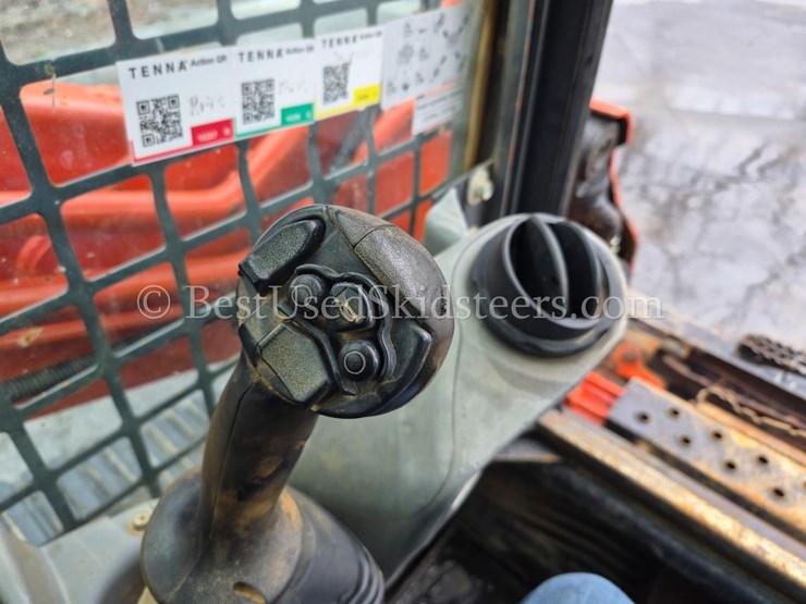 2021-kubota-svl95-2-skid-steer-loader-image-13