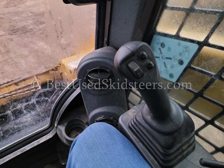 2023-caterpillar-262d3-image-20