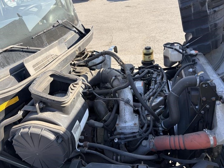 2016-hino-338-image-9