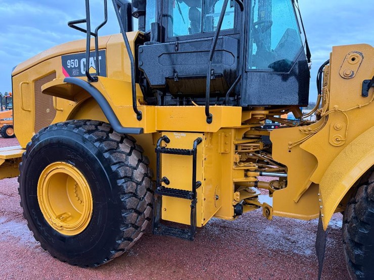 2018-caterpillar-950gc-image-15