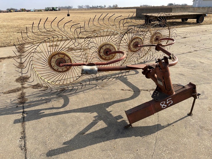 da-co-4-wheel-3pt-rake-image-2