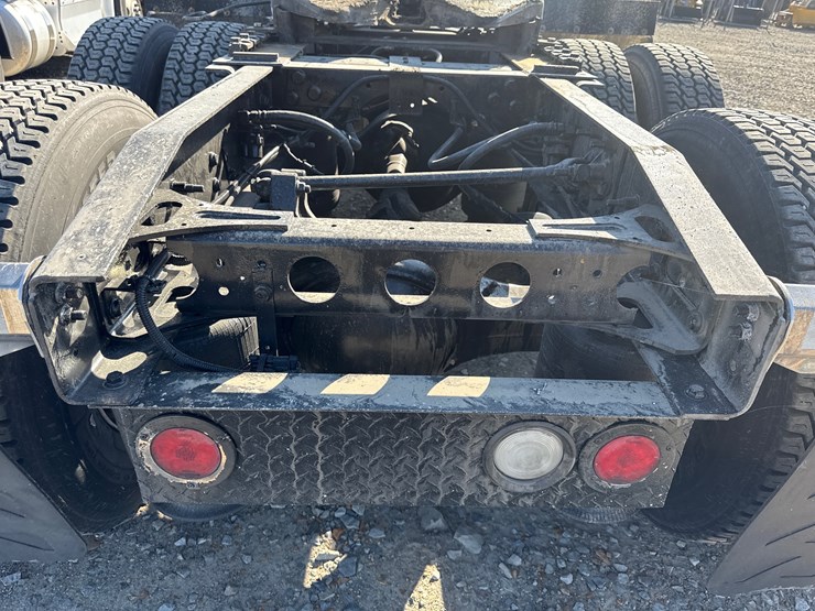 2011-international-prostar-image-7