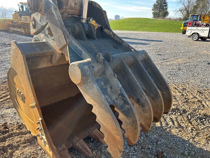 2019-deere-350g-lc-image-15