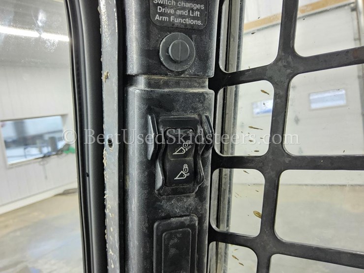 2023-bobcat-t770-image-20