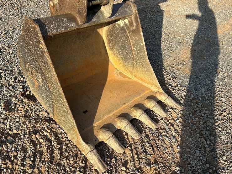 2017-komatsu-pc88mr-10-image-11