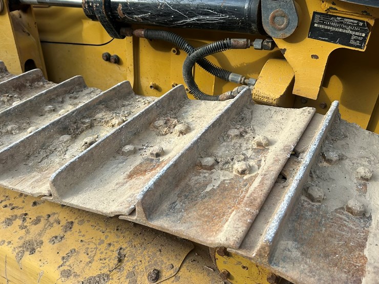 2023-caterpillar-d1-image-75