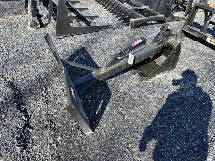 wildcat-skid-steer-backhoe-attachment-image-4