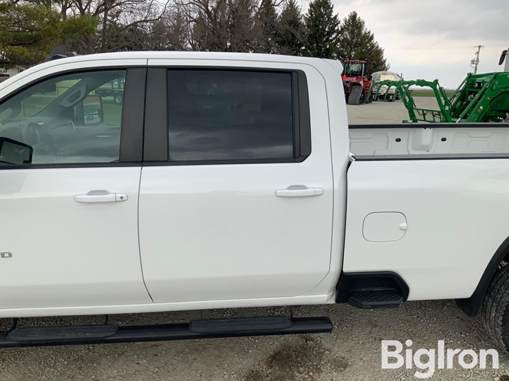 2022-chevrolet-2500-image-13