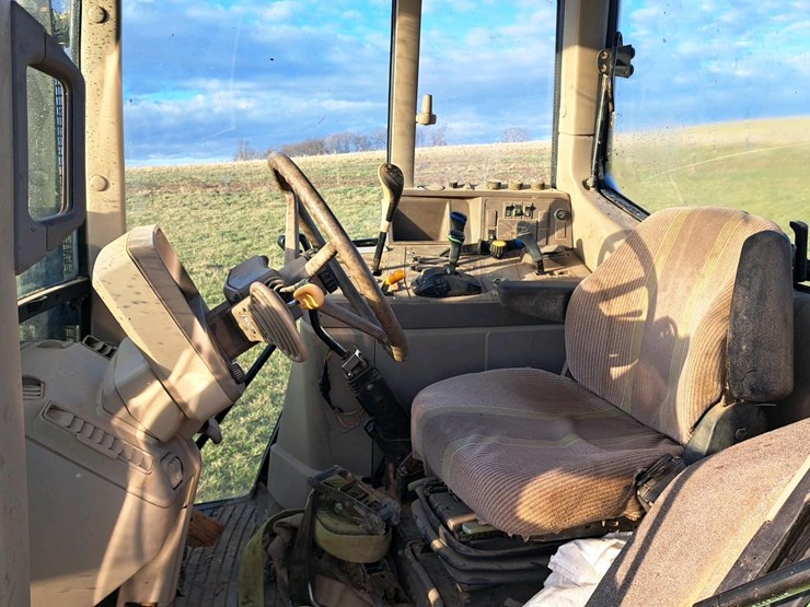 2010-john-deere-6230-image-17