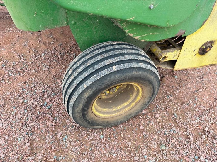 john-deere-336-image-19