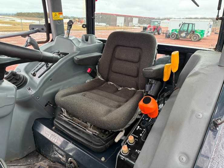 massey-ferguson-1736-image-42