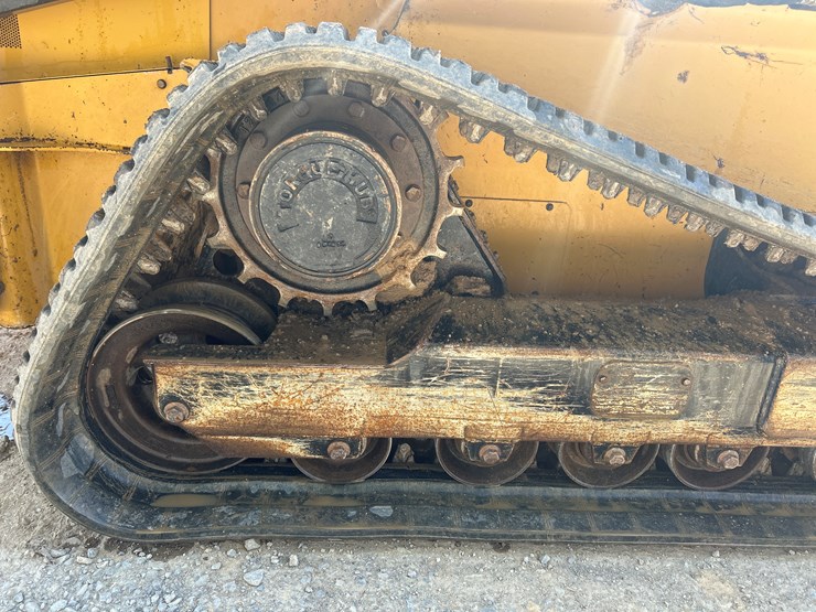 2015-deere-333e-image-43