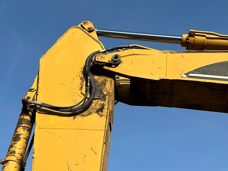 2004-caterpillar-321c-image-30