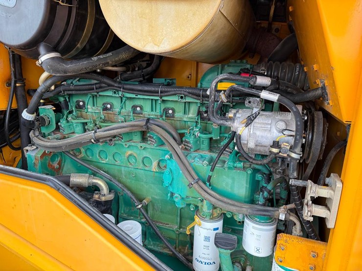 volvo-l120e-image-26