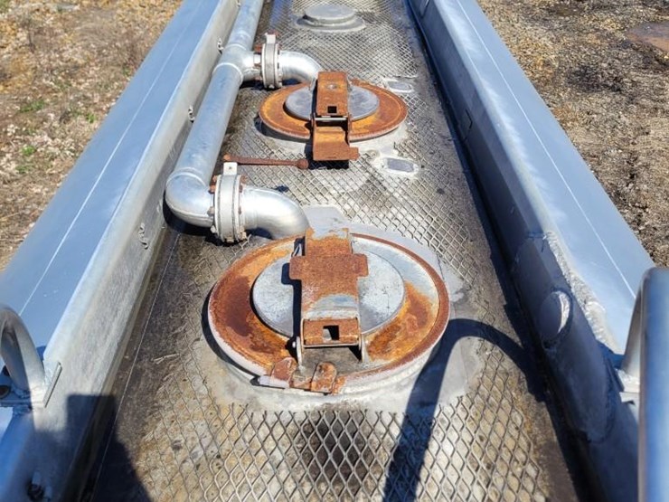 1993-peterbilt-377-image-8