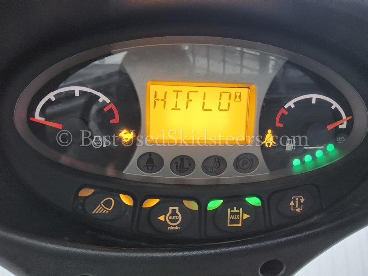 2022-bobcat-t770-image-33