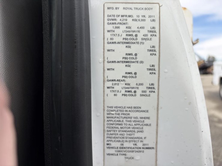 2011-chevrolet-2500-image-16