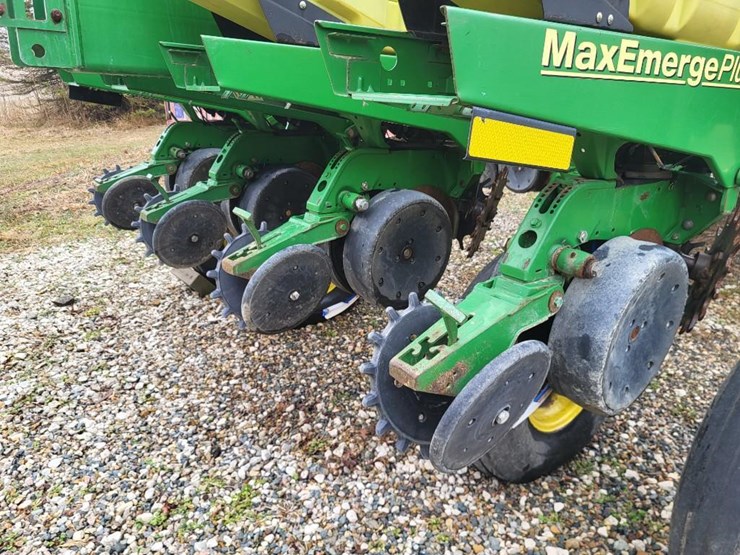 2010-john-deere-1770nt-image-36