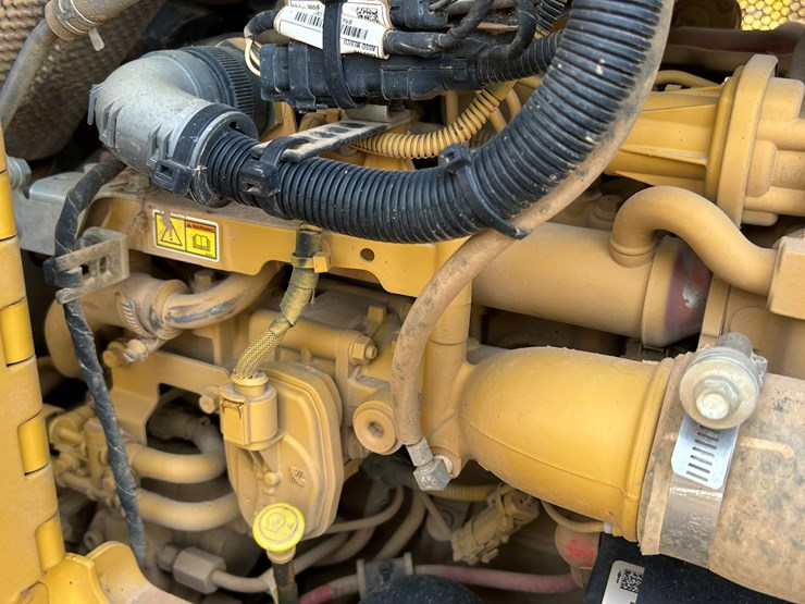 2023-caterpillar-d1-image-30