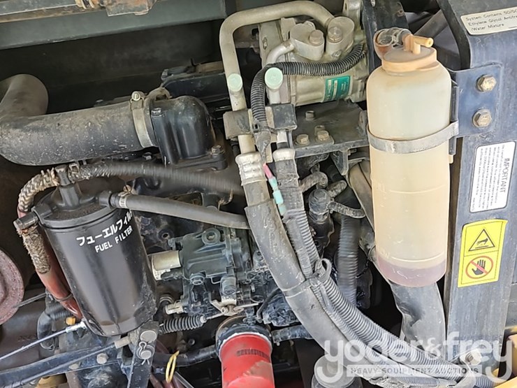 2014-takeuchi-tb235-image-16