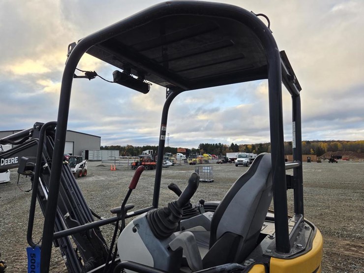 2020-deere-26g-image-39