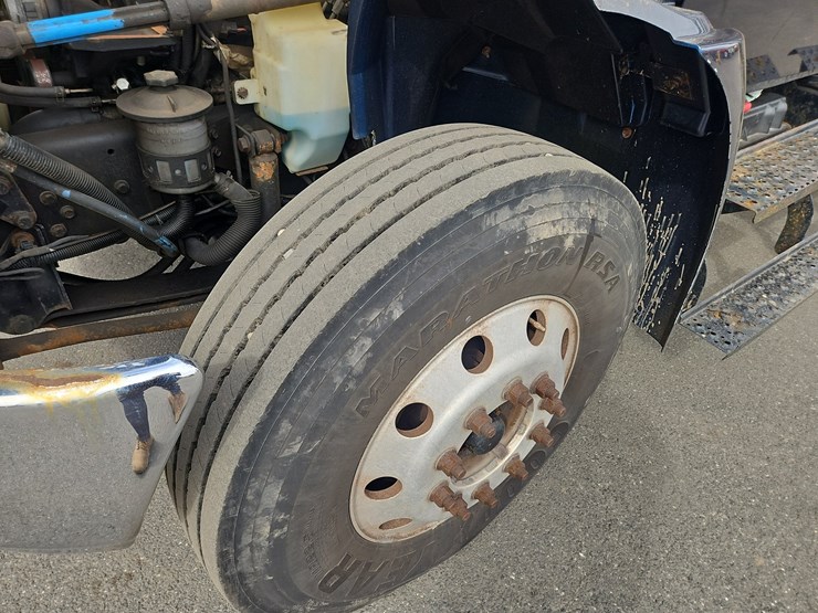 2009-international-durastar-4300-image-12