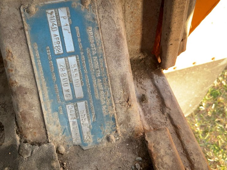 #300-•-2004-dressta-555b-wheel-loader-image-23