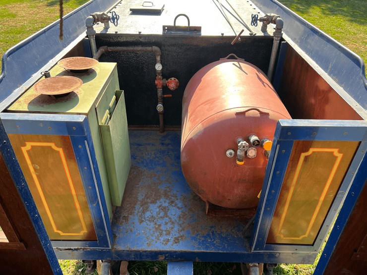 frick-steam-locomotive-with-track-image-235